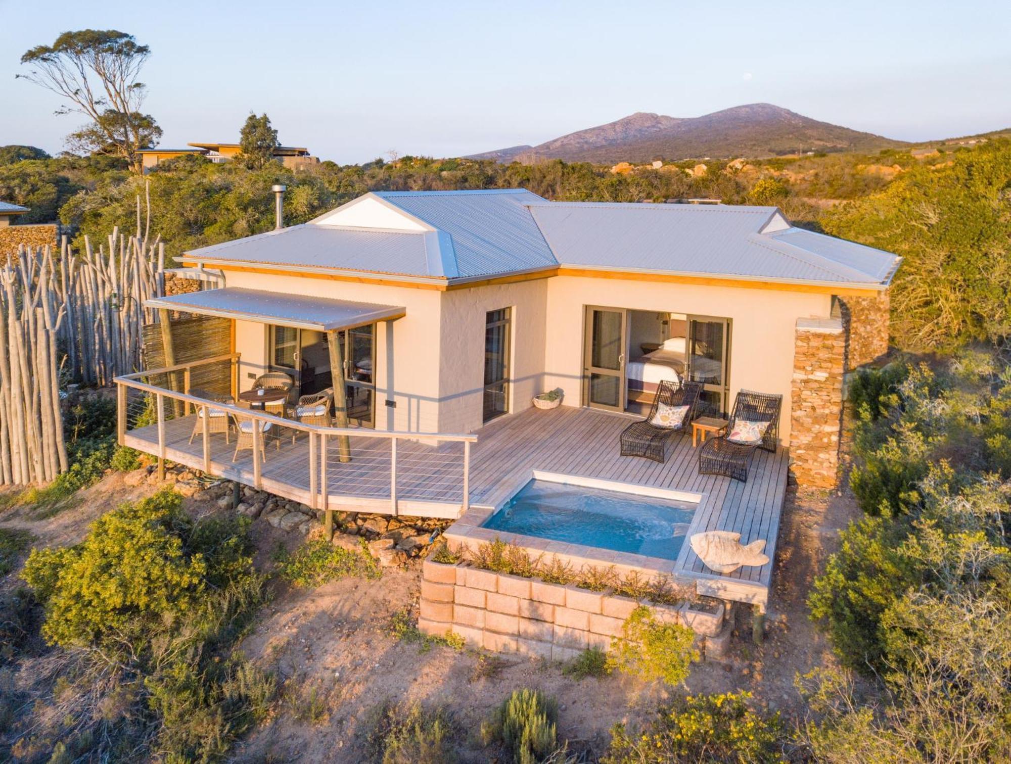 Garden Route Game Lodge Albertinia Exteriör bild