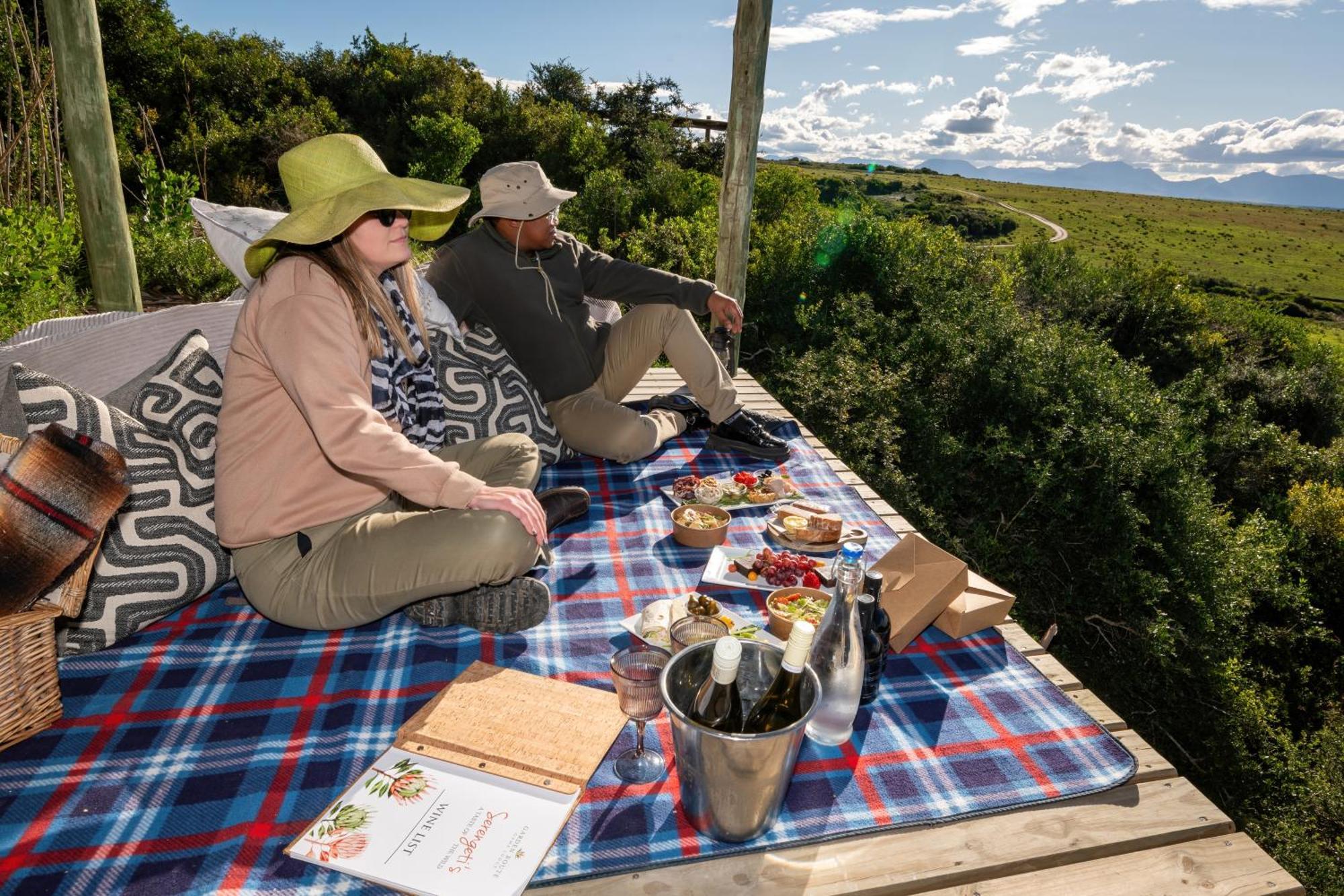 Garden Route Game Lodge Albertinia Exteriör bild