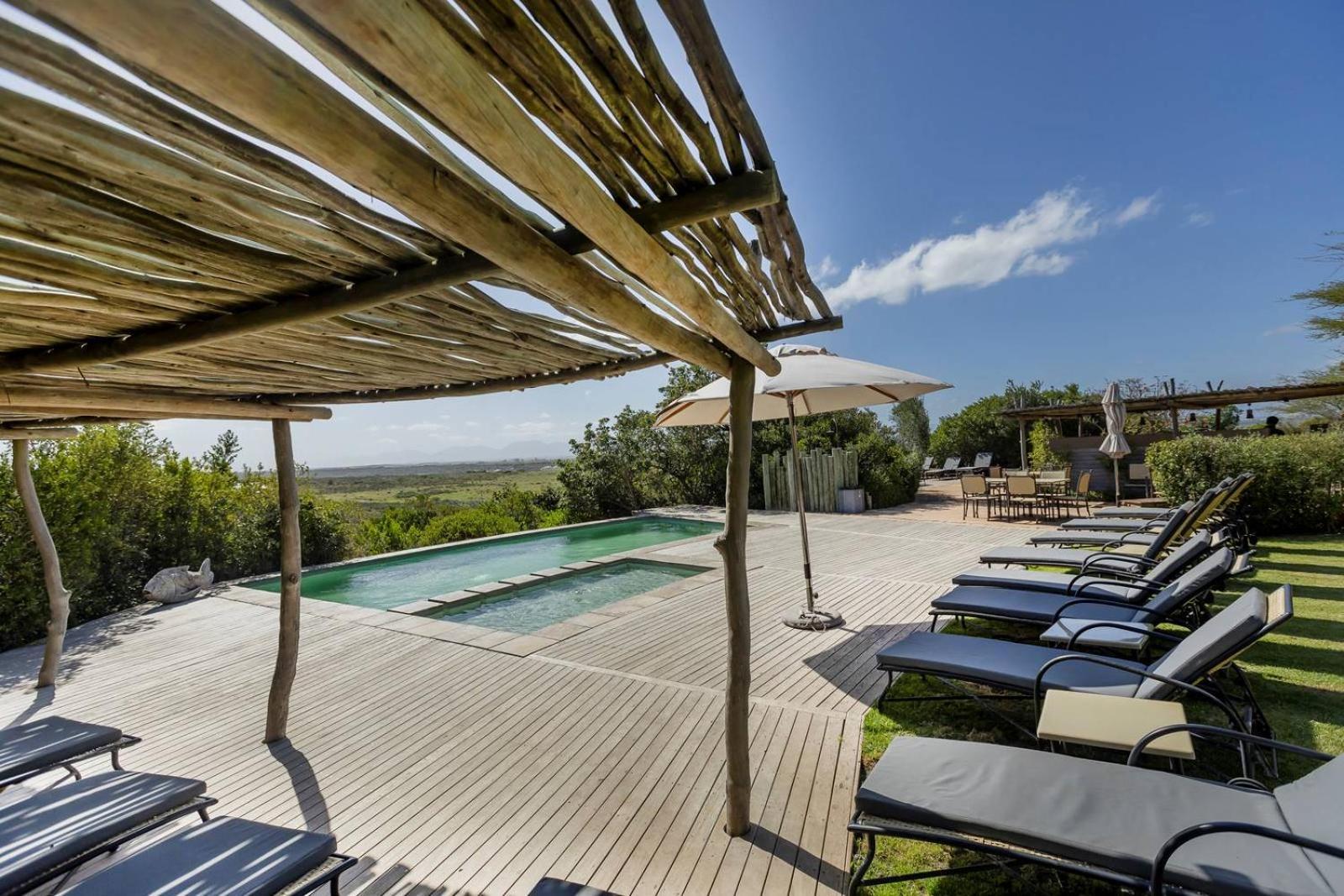 Garden Route Game Lodge Albertinia Exteriör bild
